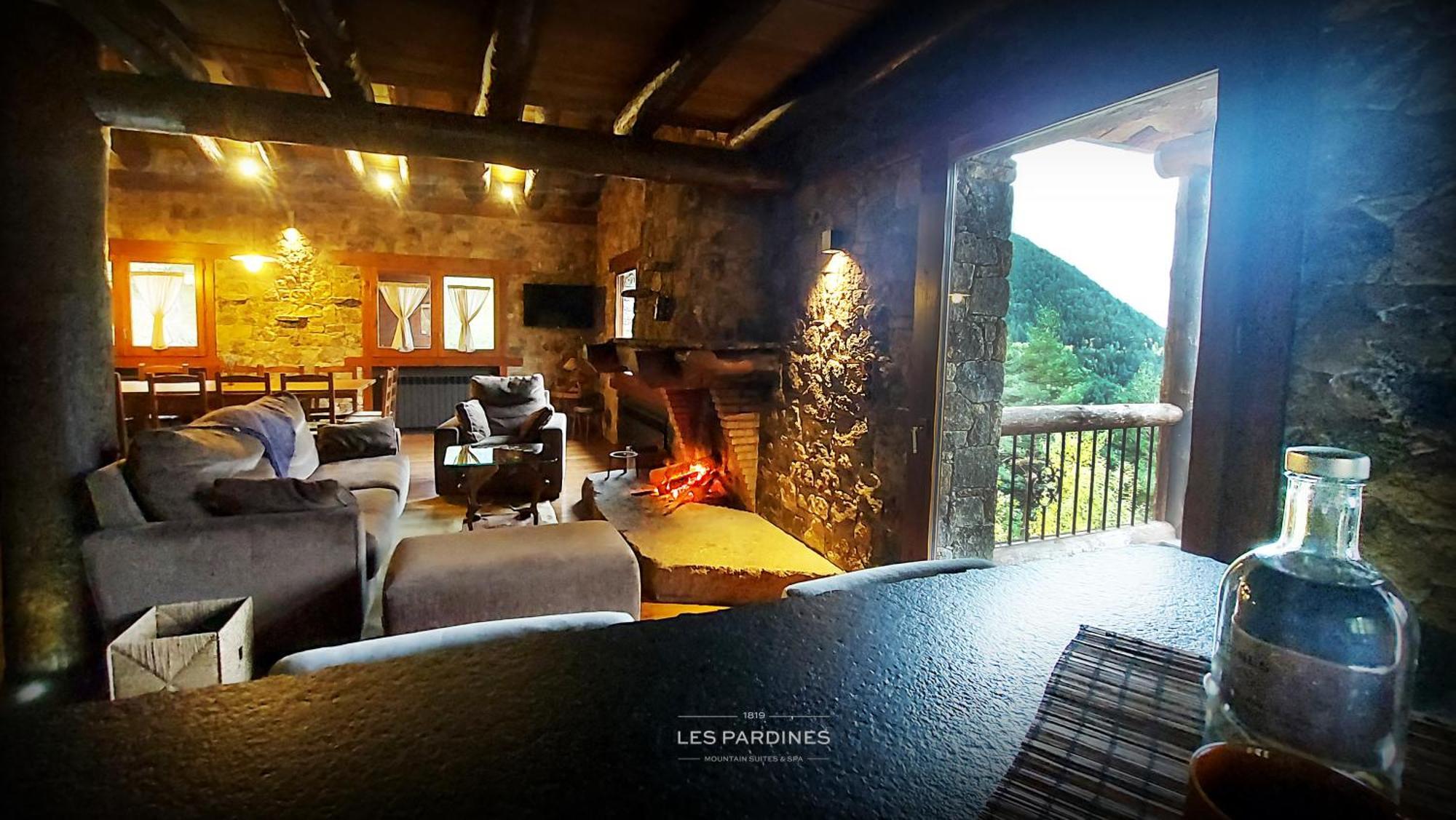 Les Pardines 1819 Mountain Suites & Spa Енкамп Экстерьер фото